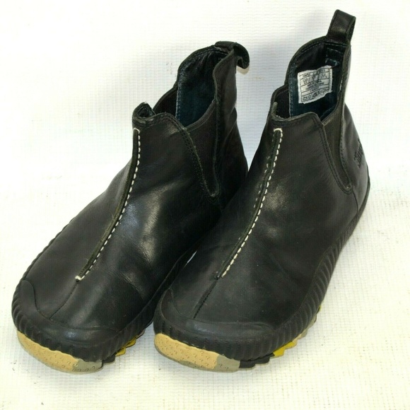 black simple shoes